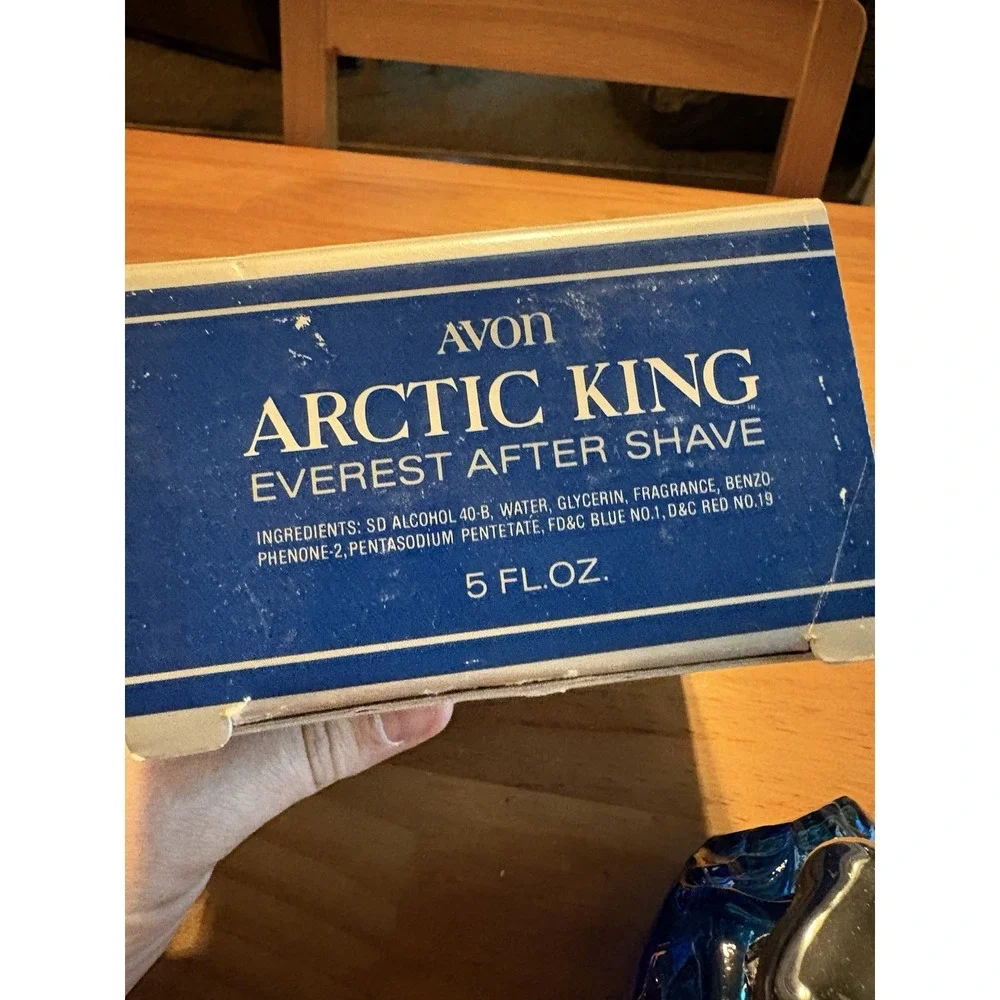 Avon Arctic King Everest After Shave Polar Bear Decanter Bottle w/ Box